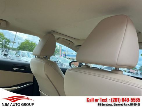 Used 2014 Lexus IS 250 AWD w/ Navigation Package image 37