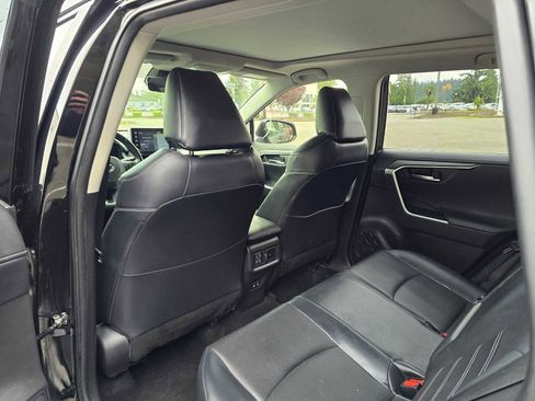 Used 2020 Toyota RAV4 Limited image 20