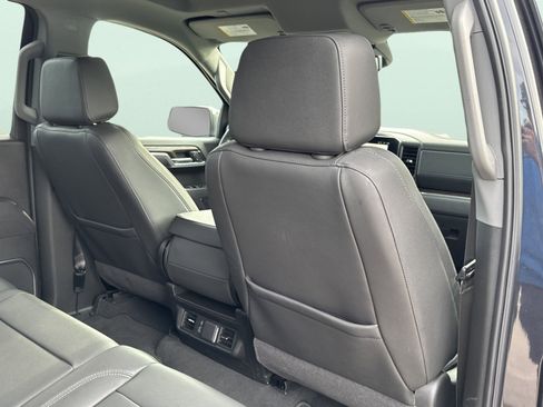 Used 2025 GMC Sierra 1500 SLT image 40