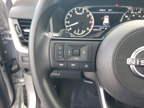 Certified 2022 Nissan Rogue SV image 21