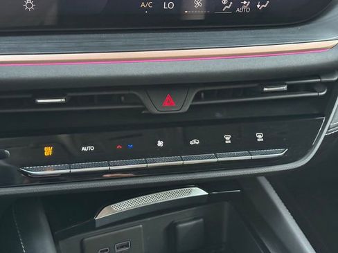 Certified 2025 Buick Envision Sport Touring image 16