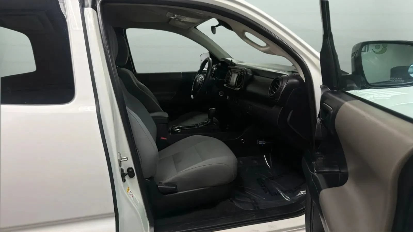 Used 2019 Toyota Tacoma SR RWD image 21