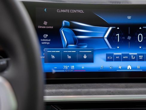 Used 2025 BMW X7 xDrive40i w/ M Sport Package image 27