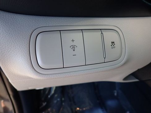 Used 2026 Hyundai Venue SEL FWD image 14