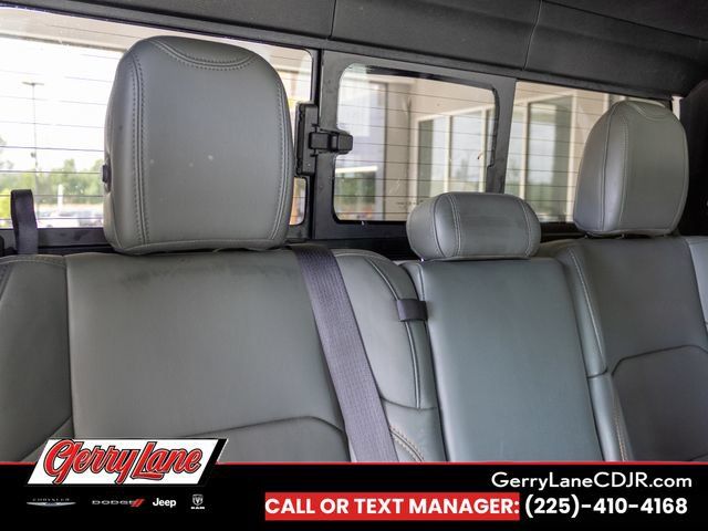 Used 2024 Jeep Gladiator Mojave AWD/4WD image 16