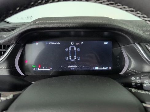 New 2025 Jeep Grand Cherokee L Limited w/ Black Appearance Package AWD/4WD image 16