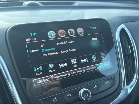 Used 2018 Chevrolet Equinox LT w/ Sun & Infotainment Package FWD image 12