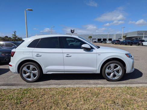 Certified 2025 Audi Q5 Prestige image 6