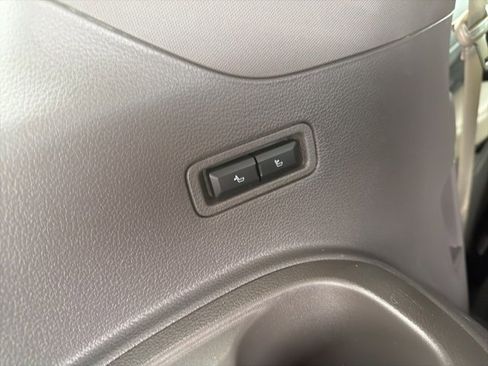 Used 2021 Ford Expedition XLT image 29