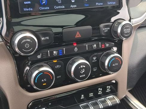 Used 2020 RAM 1500 Laramie AWD/4WD image 16