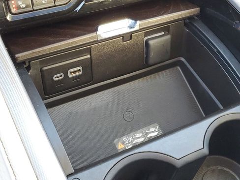 Used 2023 GMC Yukon XL Denali image 23