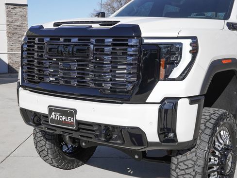 Used 2025 GMC Sierra 3500 Denali Ultimate image 31