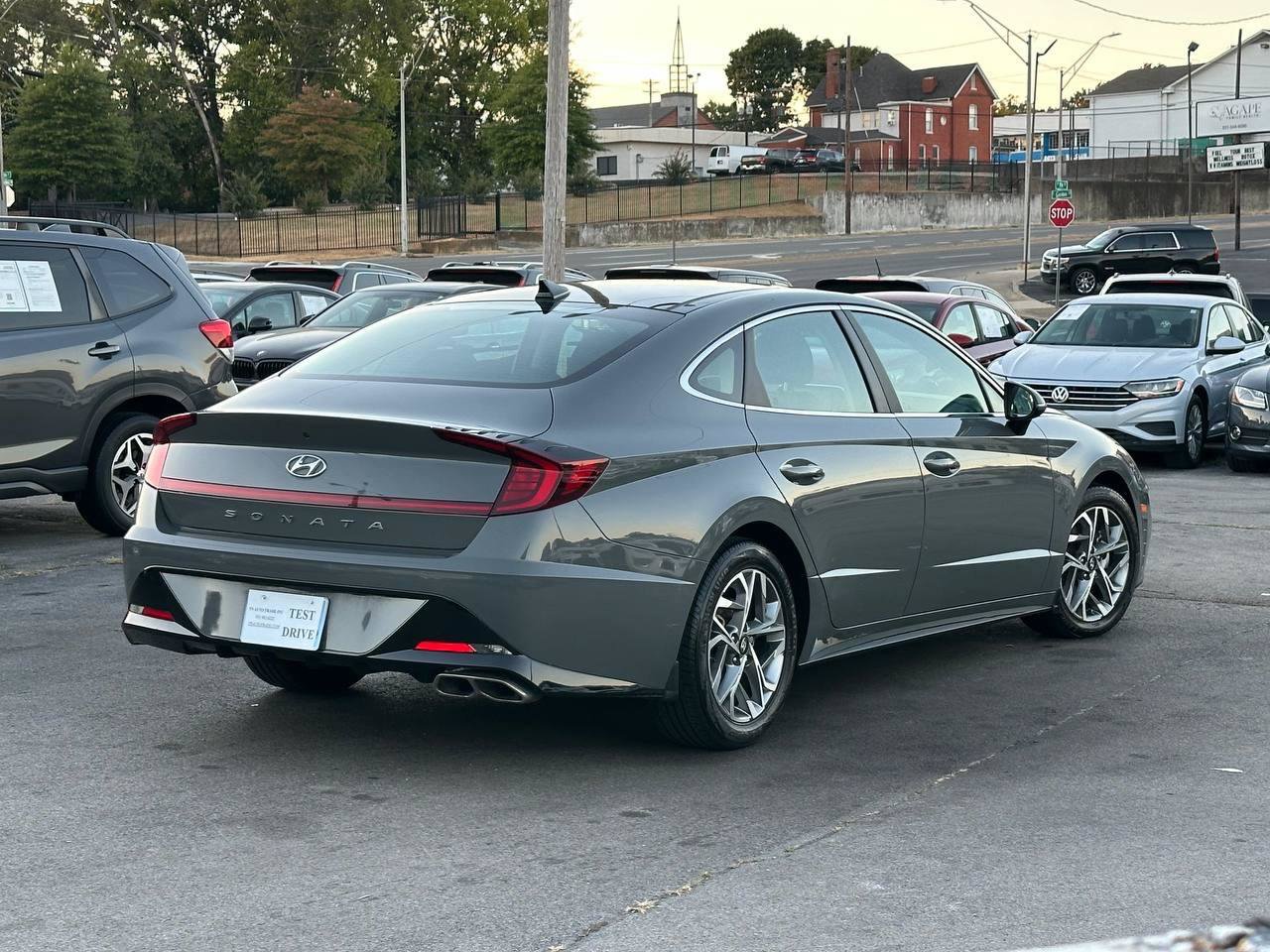 Used 2021 Hyundai Sonata SEL w/ Convenience Package FWD image 2