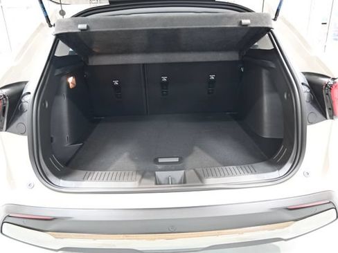 New 2026 Chevrolet Trax ACTIV w/ Sunroof Package FWD image 28
