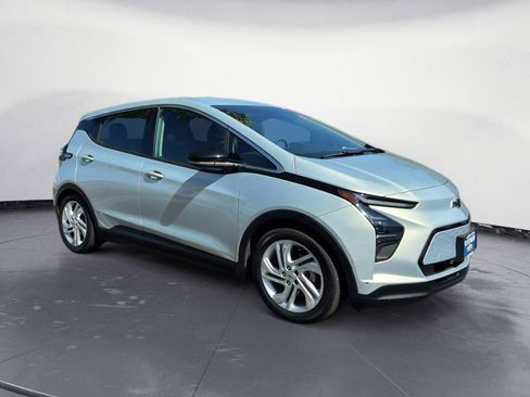 Used 2023 Chevrolet Bolt LT FWD image 7