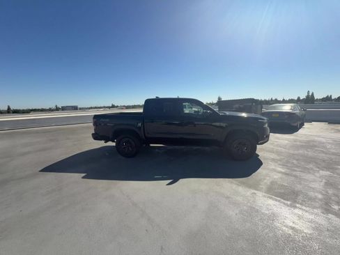 Used 2026 Nissan Frontier PRO-4X AWD/4WD image 12