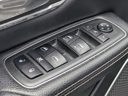 Used 2019 RAM 1500 Laramie image 14