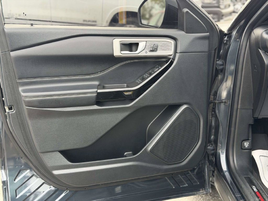 Used 2022 Ford Explorer ST w/ Equipment Group 401A AWD/4WD image 17