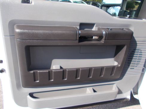 Used 2016 Ford F250 XL w/ Power Equipment Group AWD/4WD image 11