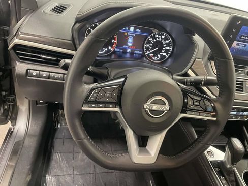 Used 2025 Nissan Altima 2.5 SL FWD image 15