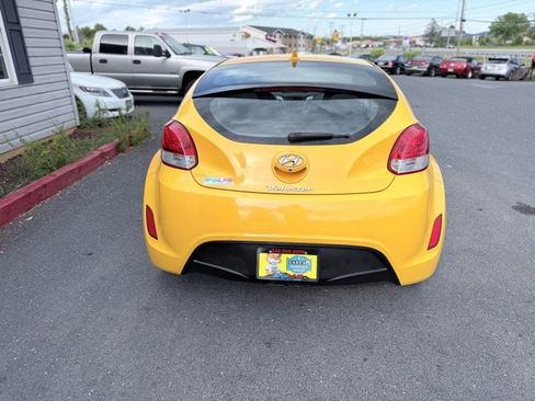 Used 2015 Hyundai Veloster FWD image 6