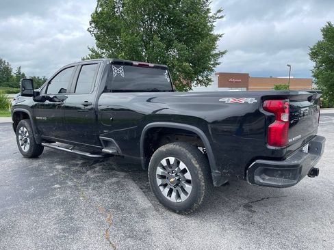Used 2022 Chevrolet Silverado 2500 Custom w/ Custom Value Package AWD/4WD image 4