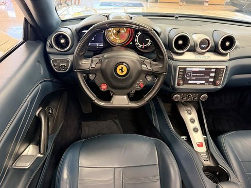 Used 2015 Ferrari California T RWD image 12