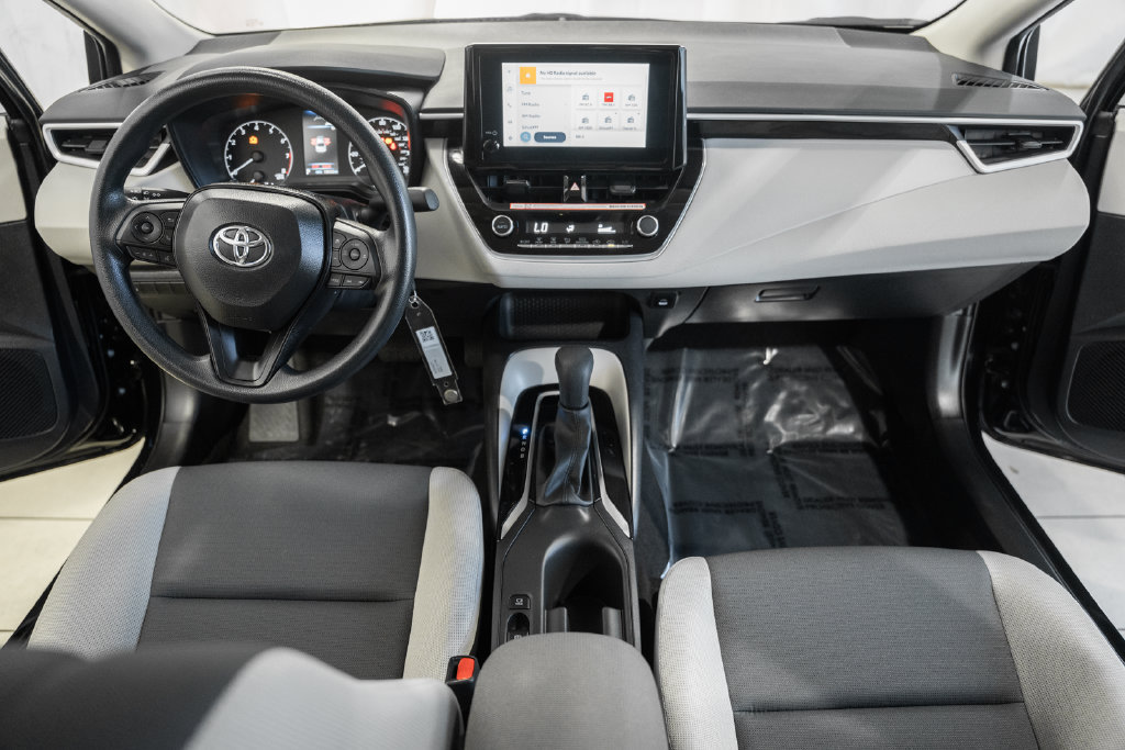 Used 2025 Toyota Corolla LE FWD image 13
