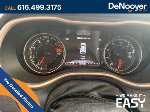 Used 2016 Jeep Cherokee Limited AWD/4WD image 10