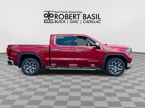 Used 2023 GMC Sierra 1500 SLT w/ SLT Premium Plus Package AWD/4WD image 9