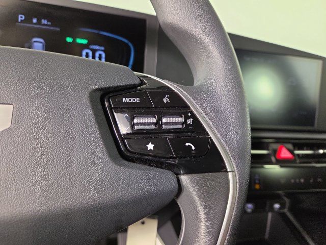 Certified 2025 Kia Niro LX FWD image 22