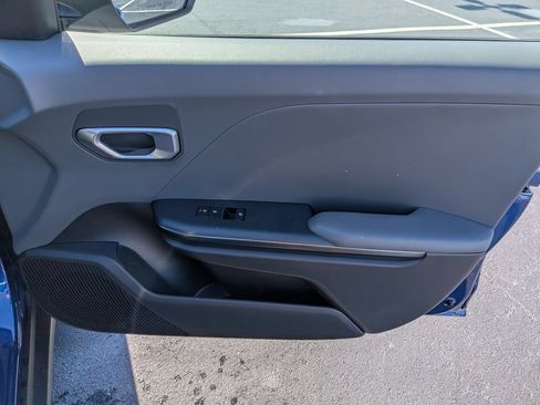 Used 2025 Kia K4 FWD image 32