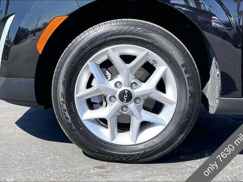 Used 2025 Kia Soul LX w/ LX Technology Package FWD image 8