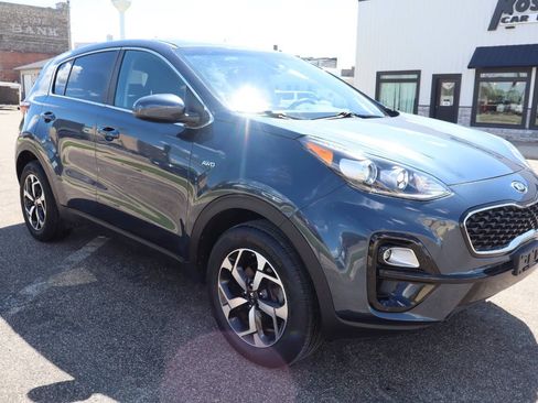 Used 2022 Kia Sportage LX AWD/4WD image 2