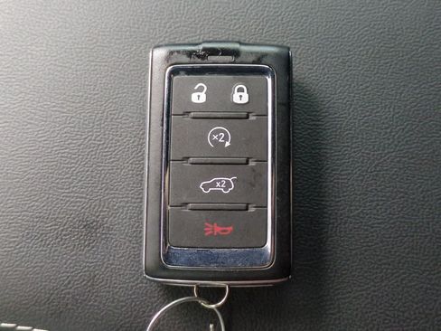 Used 2024 Jeep Grand Cherokee L Limited w/ Black Appearance Package AWD/4WD image 35