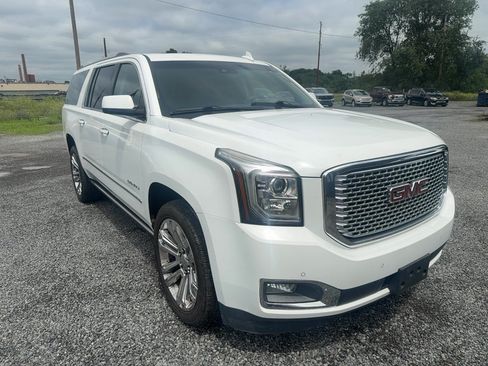 Used 2017 GMC Yukon XL Denali w/ Open Road Package AWD/4WD image 8