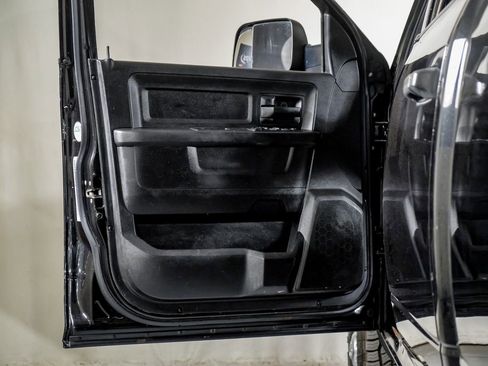 Used 2017 RAM 2500 Tradesman w/ Chrome Appearance Group image 30