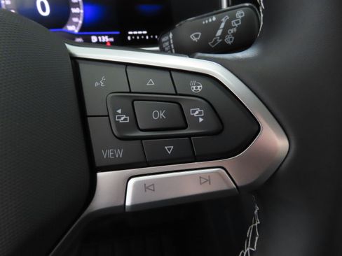 New 2025 Volkswagen Taos SE image 15