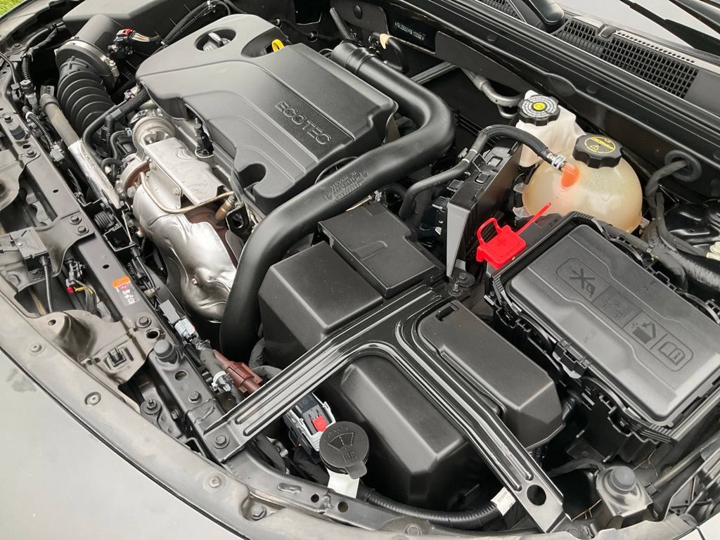 Used 2025 Chevrolet Malibu LS FWD image 40