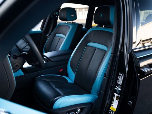 Used 2023 Rolls-Royce Cullinan Black Badge image 49