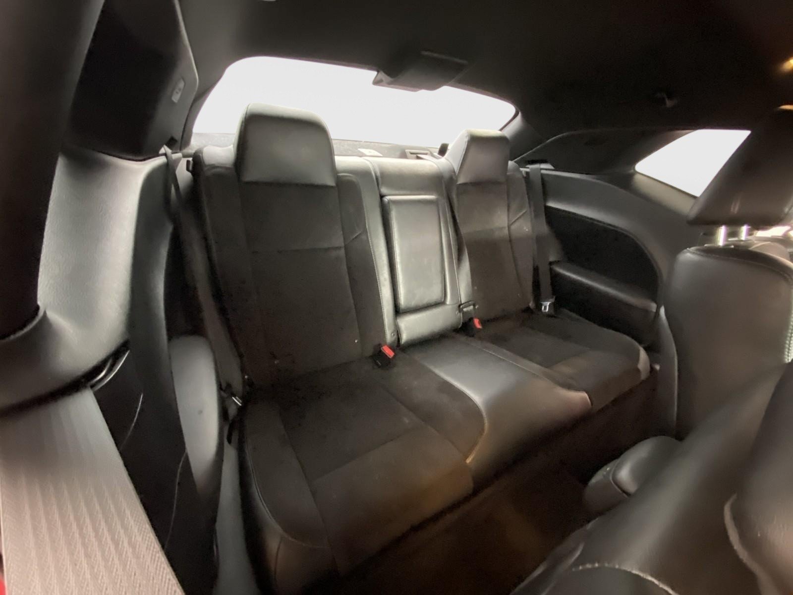 Used 2018 Dodge Challenger R/T Scat Pack w/ Leather Interior Group RWD image 10