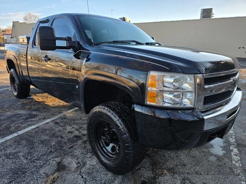 Used 2009 Chevrolet Silverado 1500 W/T image 3