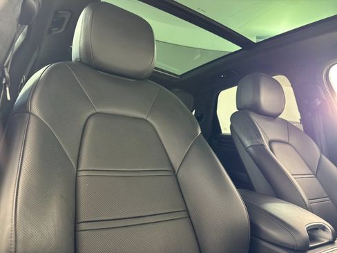 Certified 2023 Porsche Cayenne GTS AWD/4WD image 18