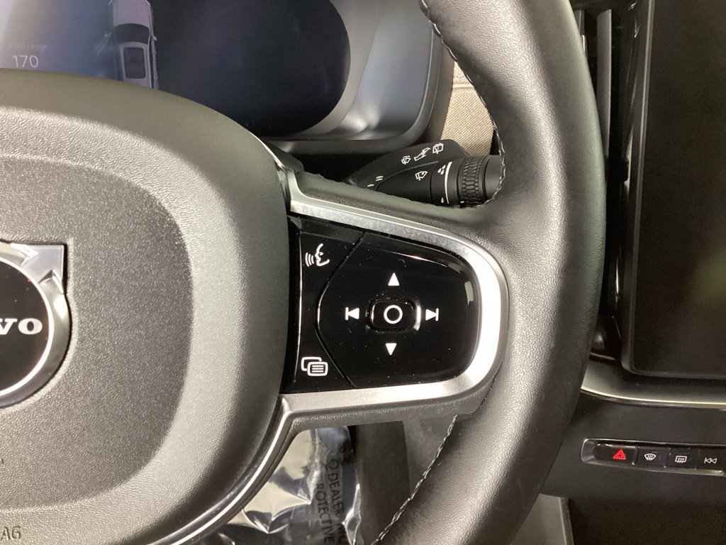 Used 2025 Volvo XC90 B5 Core w/ Protection Package Premier AWD/4WD image 15