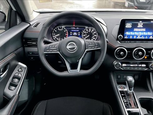 Certified 2025 Nissan Sentra SR image 5