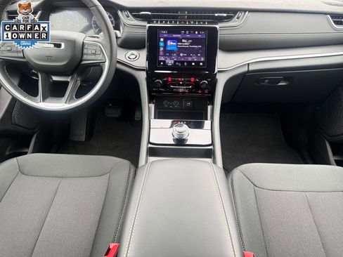 Certified 2025 Jeep Grand Cherokee Laredo X w/ Luxury Tech Group I AWD/4WD image 10