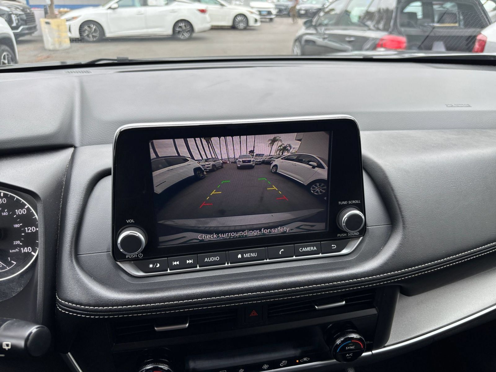 Used 2025 Nissan Rogue SV FWD image 25