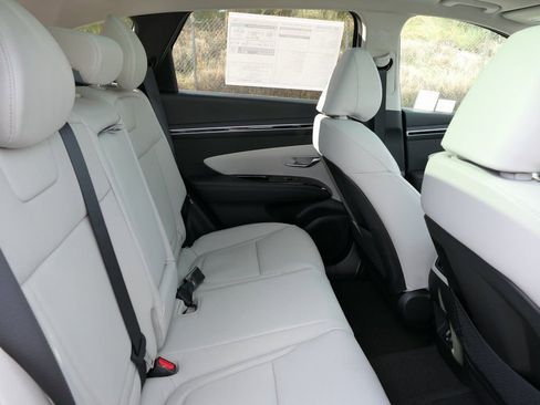 New 2024 Hyundai Tucson Limited image 24