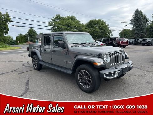 Used 2023 Jeep Gladiator Overland w/ Cold Weather Group AWD/4WD image 1