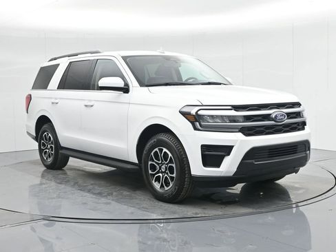 Certified 2024 Ford Expedition XLT RWD image 64